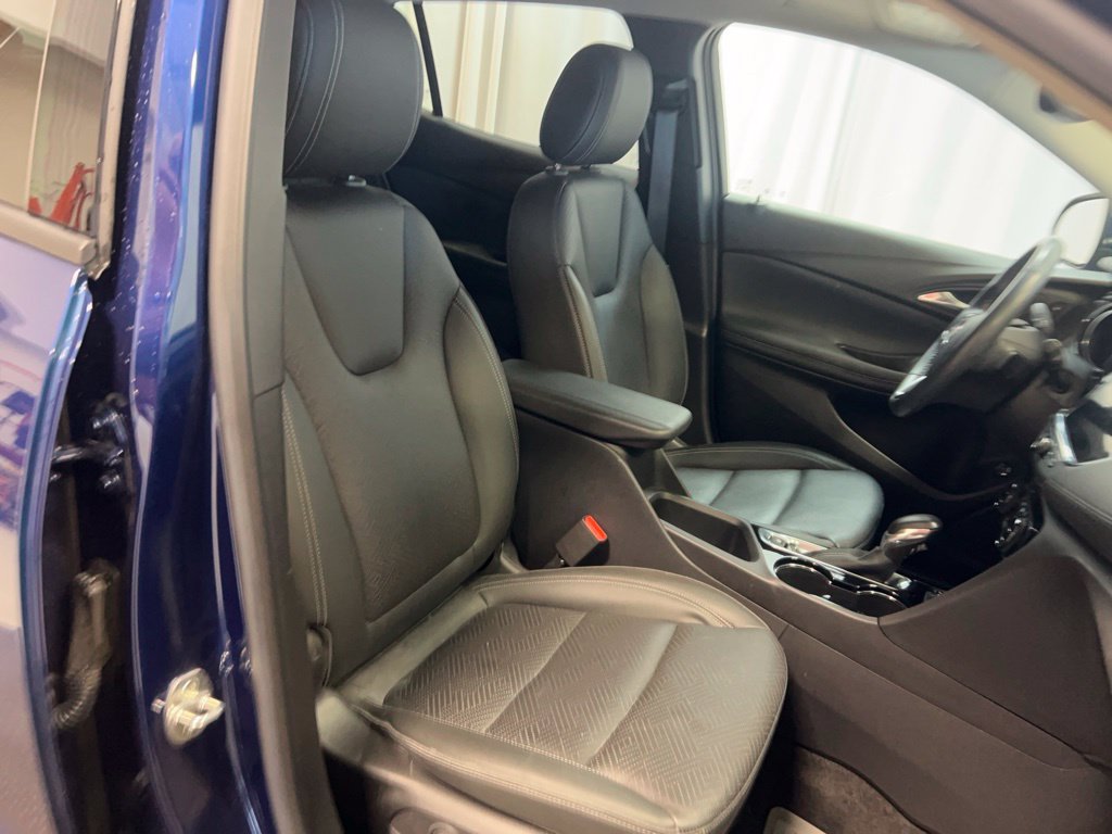Used 2023 Buick Encore GX Essence w/ Experience Buick Package FWD image 20