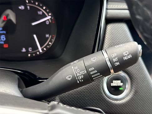 Used 2017 Cadillac XT5 Luxury w/ Driver Awareness Package image 18