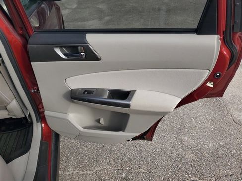 Used 2013 Subaru Forester 2.5X Limited image 31