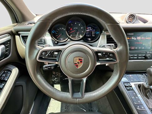 Used 2018 Porsche Macan GTS AWD/4WD image 11