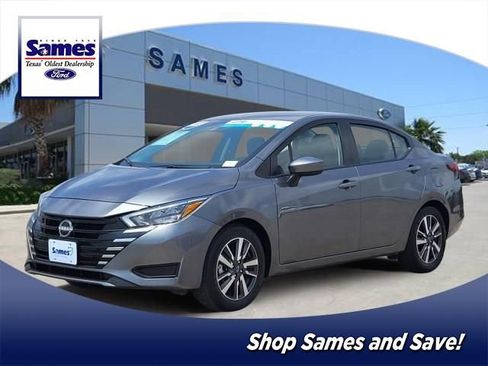 Used 2025 Nissan Versa SV FWD image 1