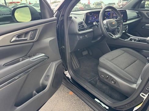 Used 2026 Chevrolet Traverse LT w/ Driver Confidence Package FWD image 15