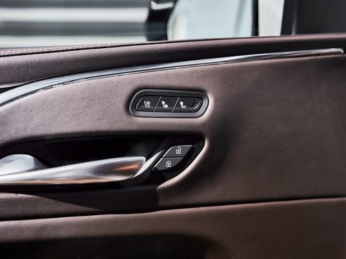 Used 2023 Cadillac Escalade ESV Sport w/ LPO, ONYX Package image 33