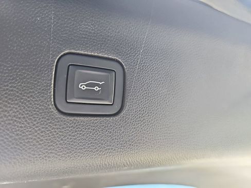 Used 2020 Buick Enclave Avenir AWD/4WD image 17