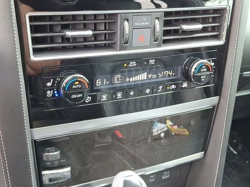 Used 2024 INFINITI QX80 Sensory image 18