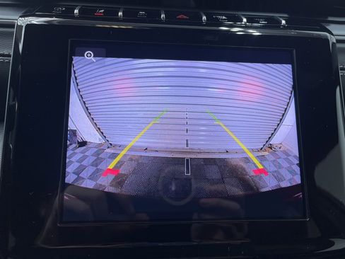 New 2025 Jeep Grand Cherokee Altitude image 9