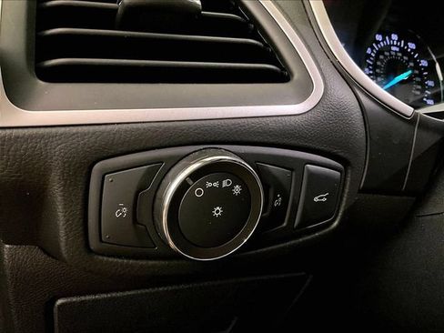 Used 2016 Ford Edge SEL w/ Equipment Group 201A AWD/4WD image 31