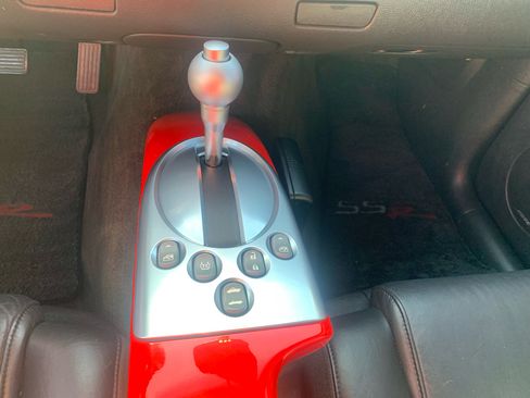 Used 2005 Chevrolet SSR w/ Preferred Equipment Group image 31