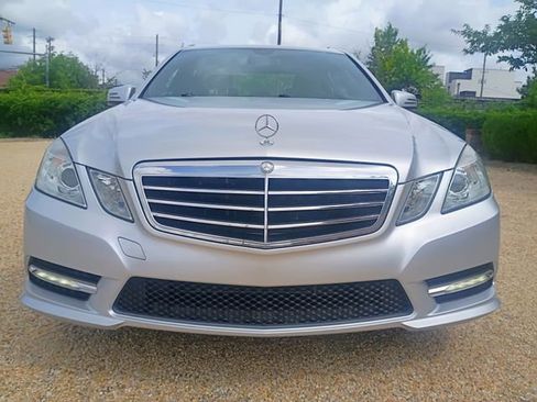 Used 2013 Mercedes-Benz E 350 Sedan image 3