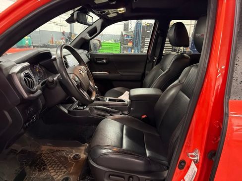 Used 2023 Toyota Tacoma TRD Pro AWD/4WD image 5