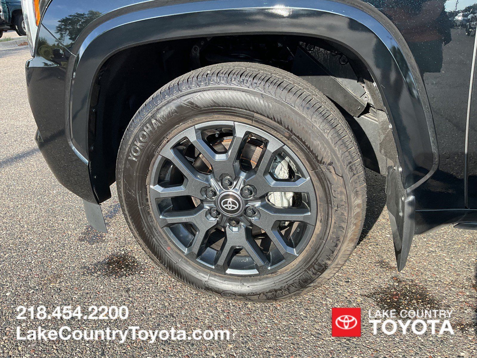 Used 2025 Toyota Sequoia Platinum AWD/4WD image 9