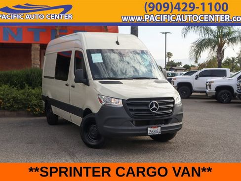 Used 2023 Mercedes-Benz Sprinter 2500 image 1