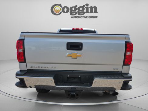 Used 2018 Chevrolet Silverado 2500 LTZ w/ Vortec Plus Package AWD/4WD image 4