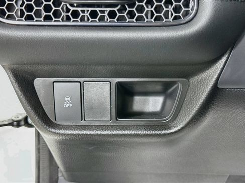 Certified 2027 Honda HR-V LX image 10