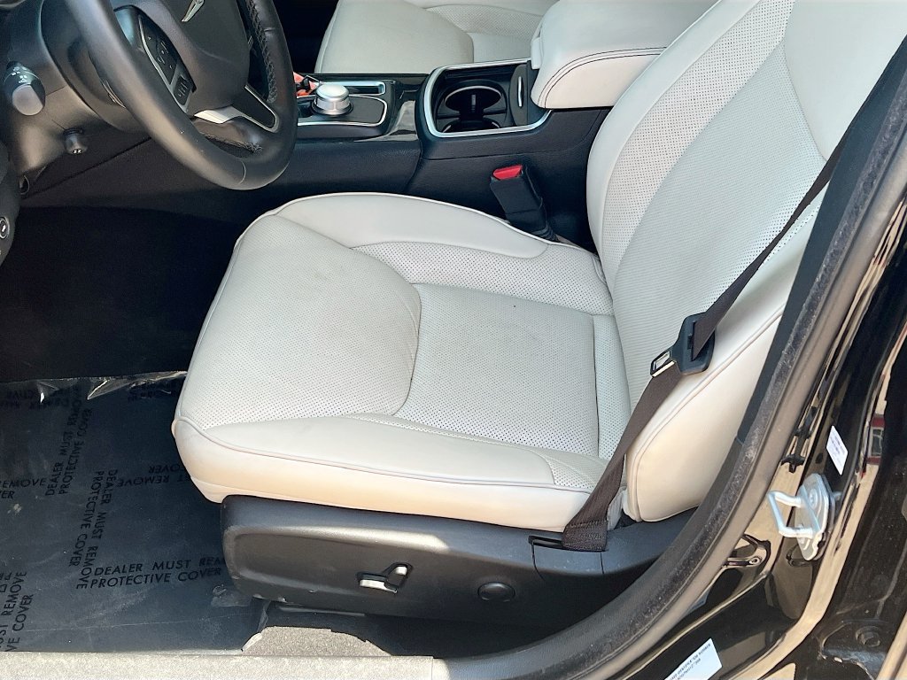 Used 2022 Chrysler 300 Touring L w/ Comfort Group RWD image 19