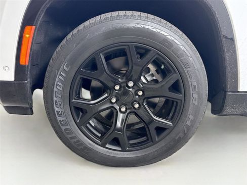 Used 2023 Jeep Wagoneer Series II image 12