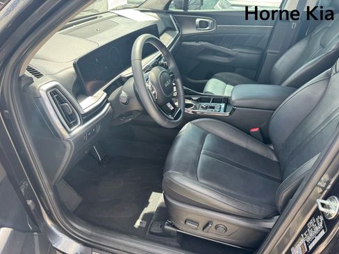 Certified 2024 Kia Sorento SX FWD image 9