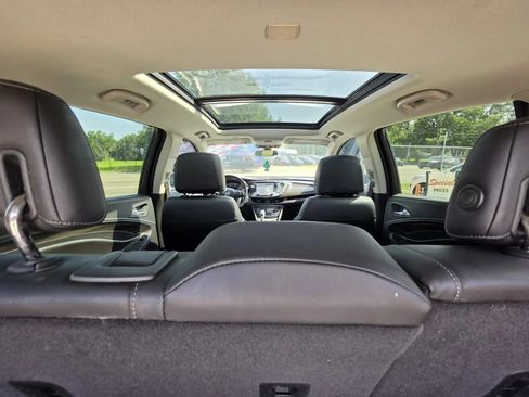 Used 2020 Buick Envision Essence AWD/4WD image 12
