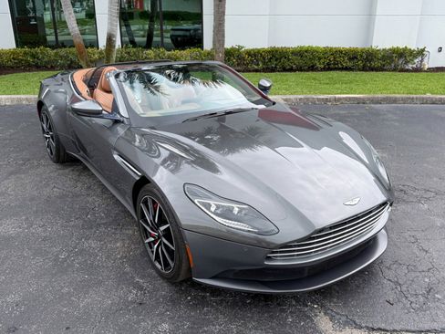 Used 2020 Aston Martin DB11 Volante RWD image 6