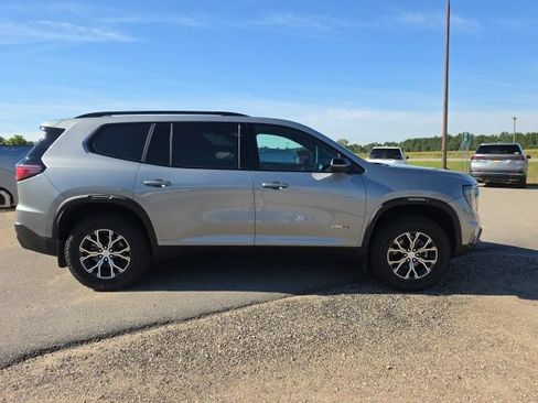 Used 2024 GMC Acadia AT4 w/ Luxury Package AWD/4WD image 5
