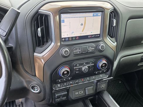 Used 2021 Chevrolet Silverado 2500 High Country w/ Z71 Off-Road Package image 13