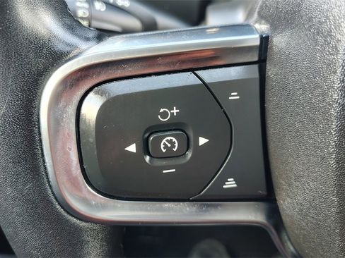 Certified 2023 Volvo XC40 B5 Plus w/ Driver Assist Package image 14