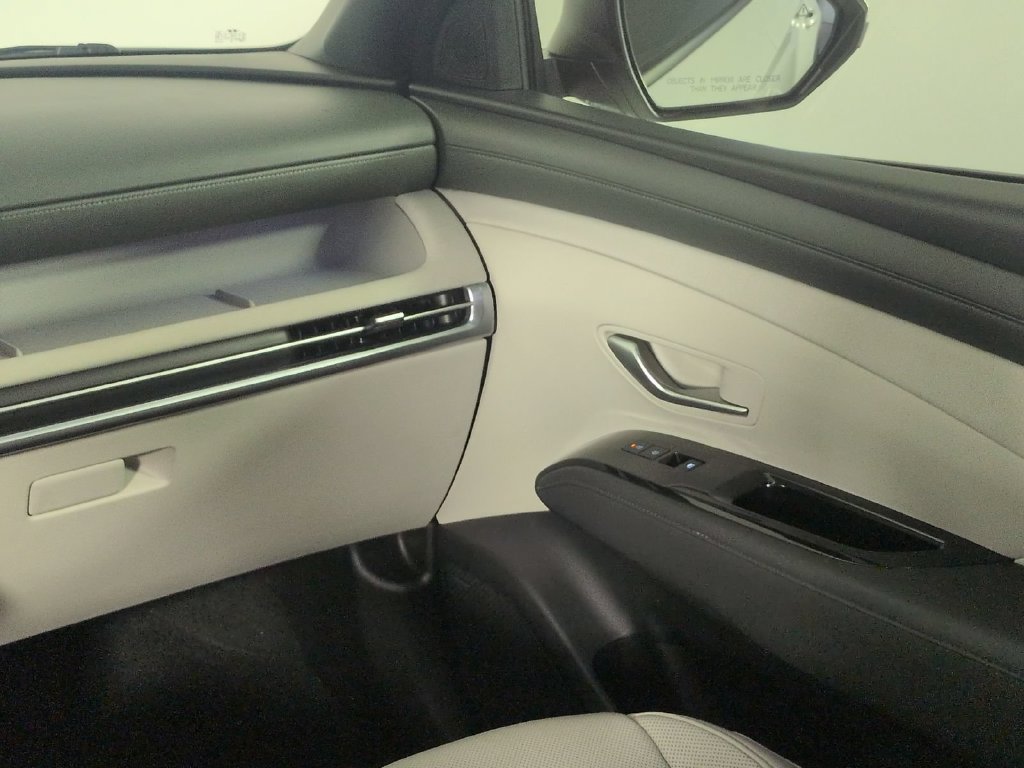 Used 2025 Hyundai Tucson Limited AWD/4WD image 23