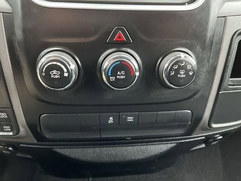 Used 2017 RAM 1500 Express AWD/4WD image 18