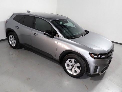 Used 2024 Honda Prologue EX image 11