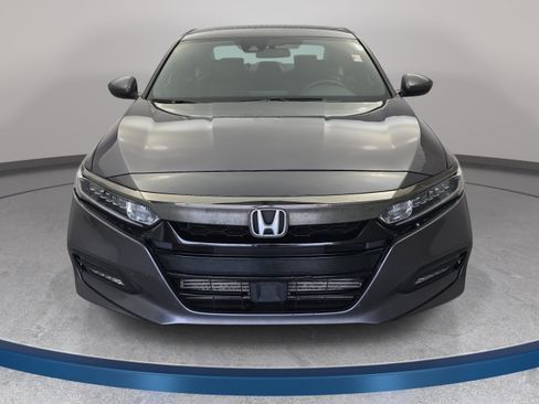 Used 2018 Honda Accord Sport image 2
