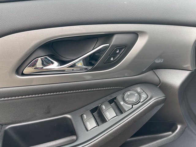 Used 2023 Chevrolet Traverse LT FWD image 15