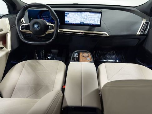 Certified 2023 BMW iX xDrive50 w/ Premium Package AWD/4WD image 21