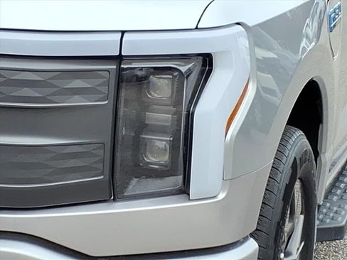Used 2024 Ford F150 Lightning Lariat image 4