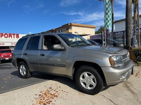 Used 2003 Chevrolet TrailBlazer LS w/ Preferred Equipment Group image 2