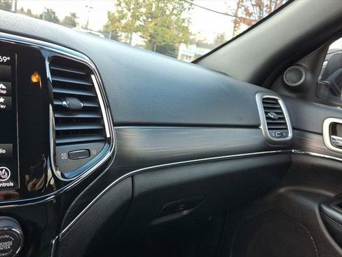 Certified 2021 Jeep Grand Cherokee Limited image 32