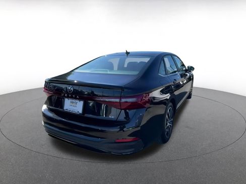 Used 2025 Volkswagen Jetta SE image 14