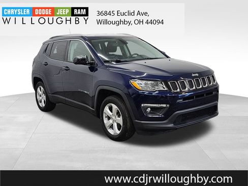 Used 2018 Jeep Compass Latitude FWD image 3