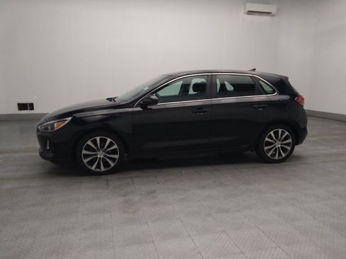 Used 2019 Hyundai Elantra GT FWD image 2