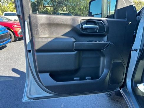 Used 2024 Chevrolet Silverado 2500 Custom w/ Custom Value Package image 12