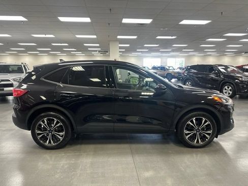 Used 2022 Ford Escape SE w/ SE Sport Appearance Package AWD/4WD image 8