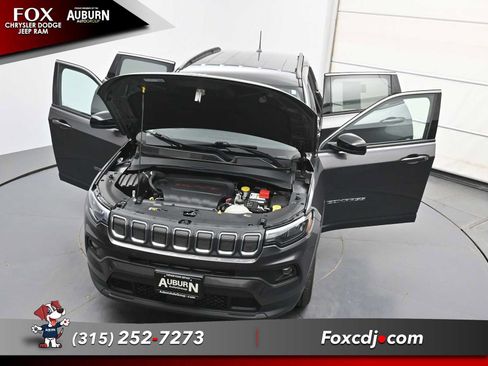 Used 2022 Jeep Compass Latitude w/ Convenience Group AWD/4WD image 34