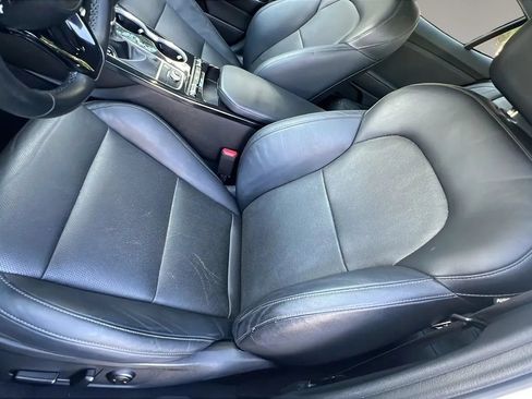 Used 2018 Kia Stinger RWD image 12