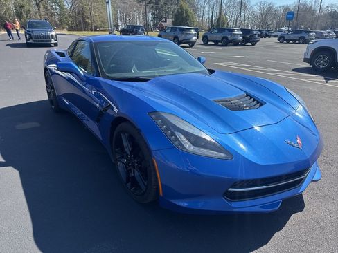 Used 2019 Chevrolet Corvette Stingray Coupe w/ 1LT image 2