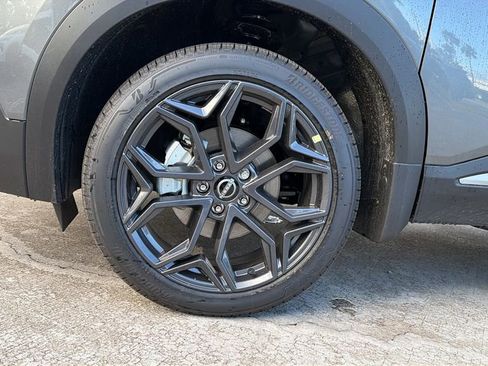 New 2026 Nissan Kicks SR w/ SR Premium Package FWD image 12