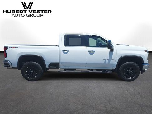 Used 2024 Chevrolet Silverado 2500 LTZ w/ LTZ Convenience Package AWD/4WD image 5