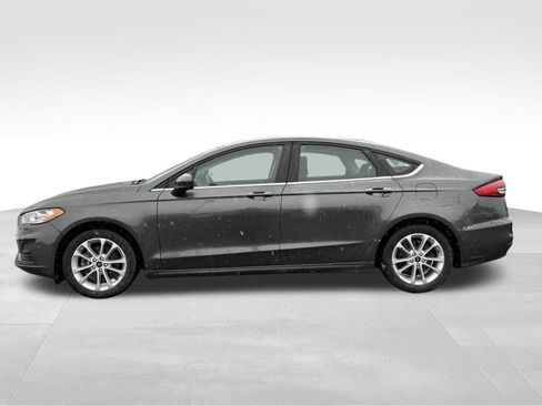 Certified 2020 Ford Fusion SE image 4