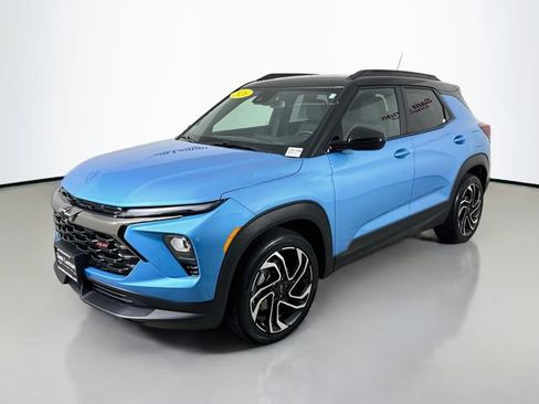Used 2026 Chevrolet TrailBlazer RS w/ Convenience Package FWD image 3