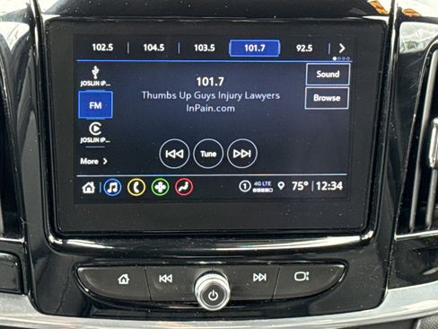 Used 2022 Chevrolet Traverse LT FWD image 23