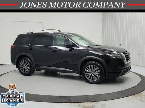 Used 2025 Nissan Pathfinder SL w/ SL Premium Package FWD image 1