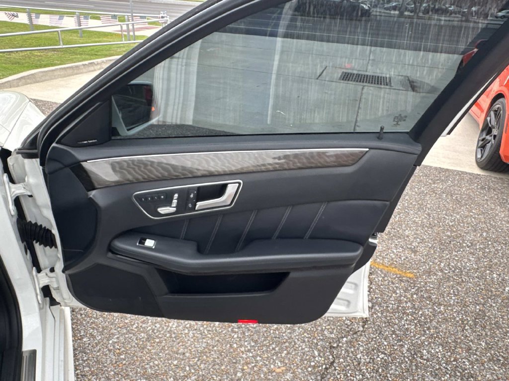 Used 2016 Mercedes-Benz E 400 Sedan image 14